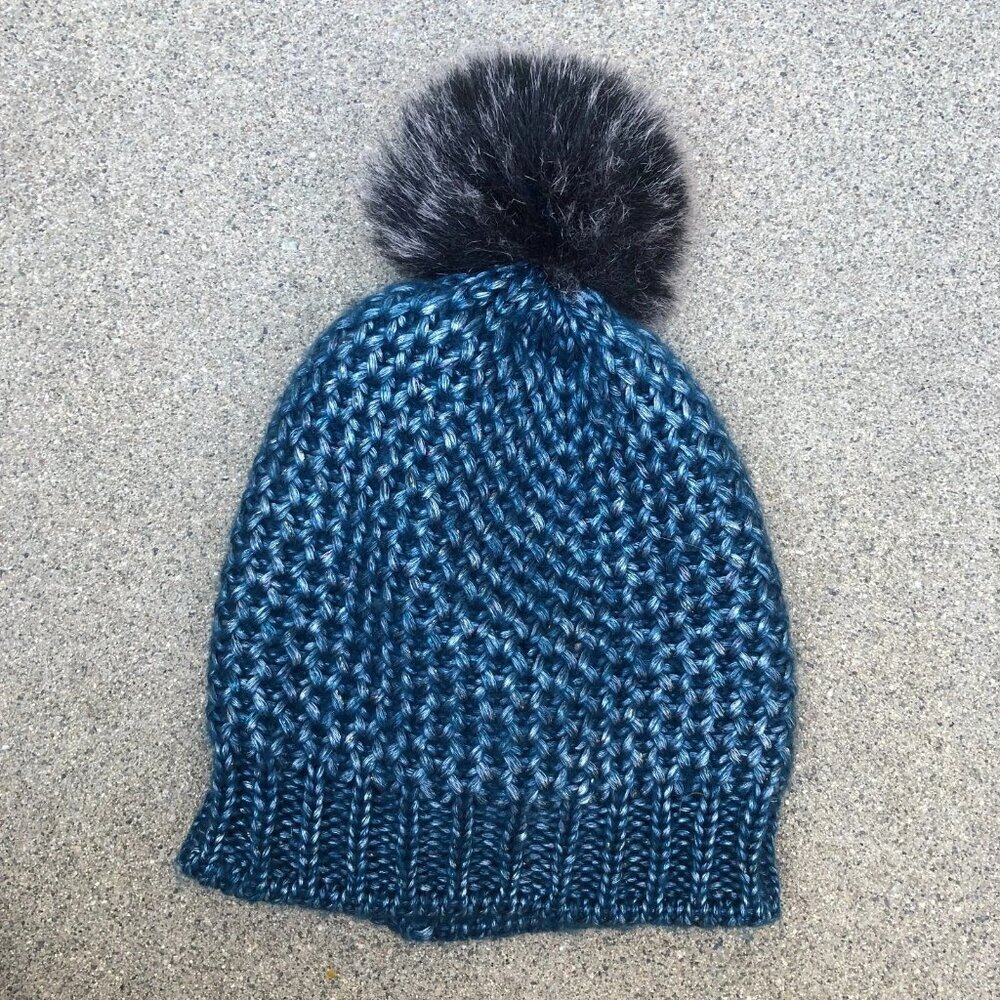 GOLD MEDAL INTERNATIONAL Pom Beanie Hat Knit Cap Blue One Size Womens Winter​​